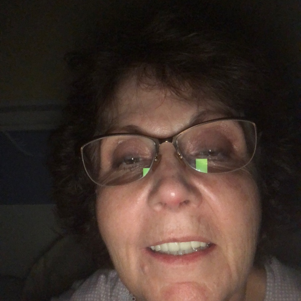 Meet your Posher, Valerie a